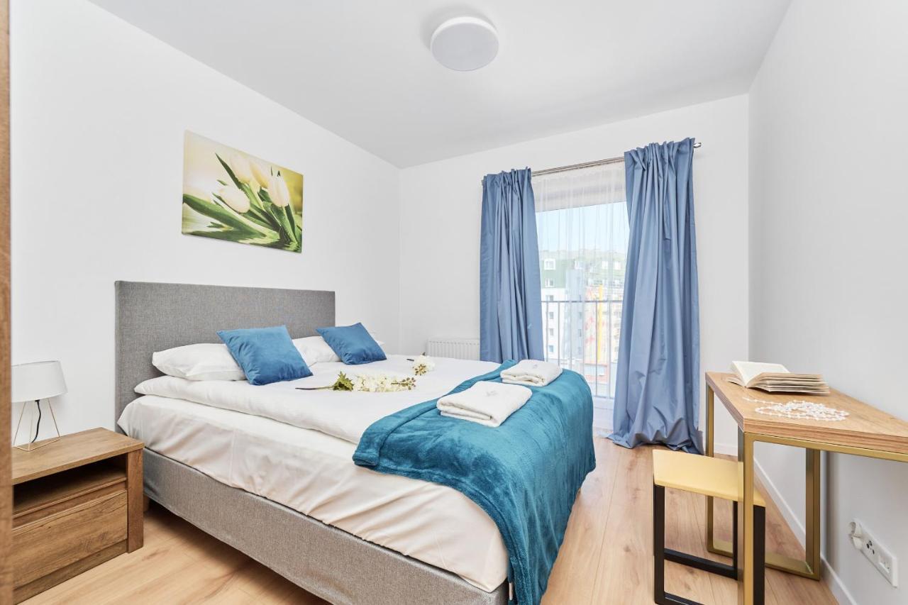Modern Elegance With Ac By Renters Apartment
