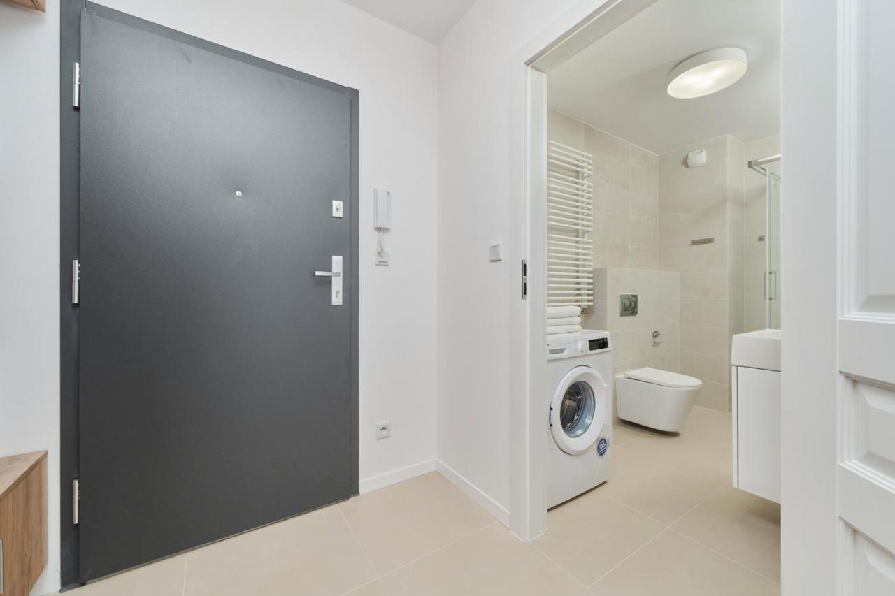 Modern Elegance With Ac By Renters *