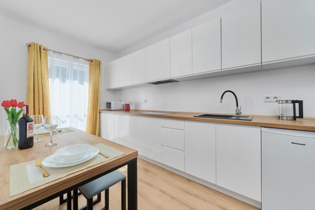 Modern Elegance With Ac By Renters Wroclaw